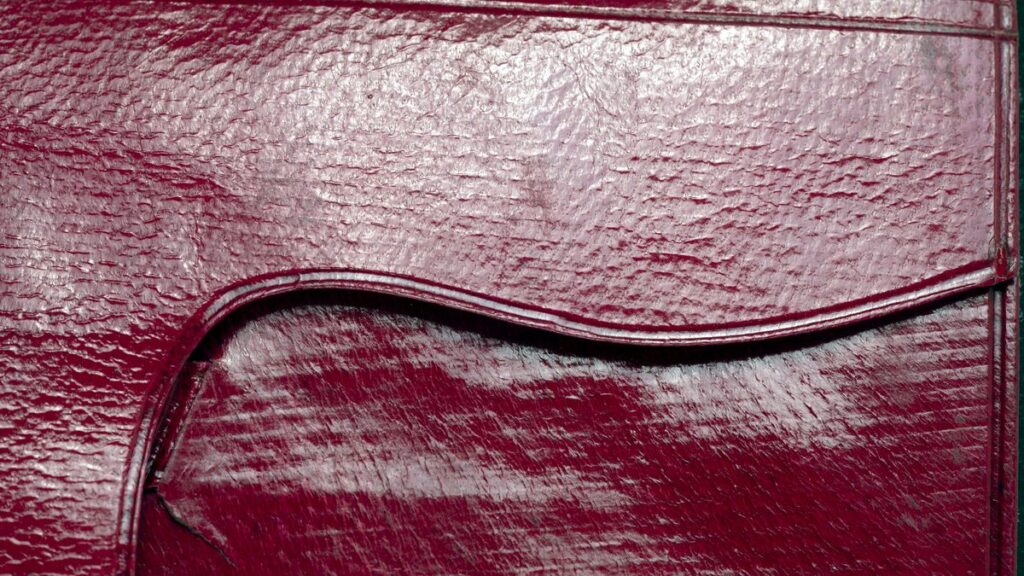 Pleine fleur, croûte, « genuine leather » : ce que ces mots garantissent vraiment